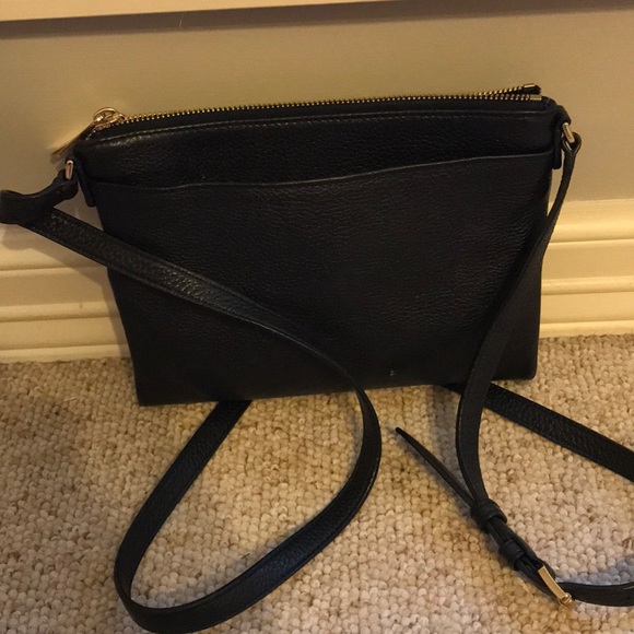 Black leather Micheal Kors Fulton Crossbody purse - Picture 2 of 6